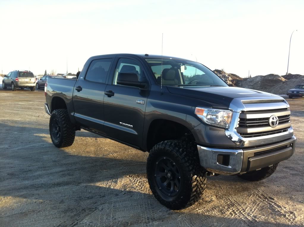 photo 1 Toyota Tundra custom wheels Lexani R4 24x, ET , tire size X R24. x ET 