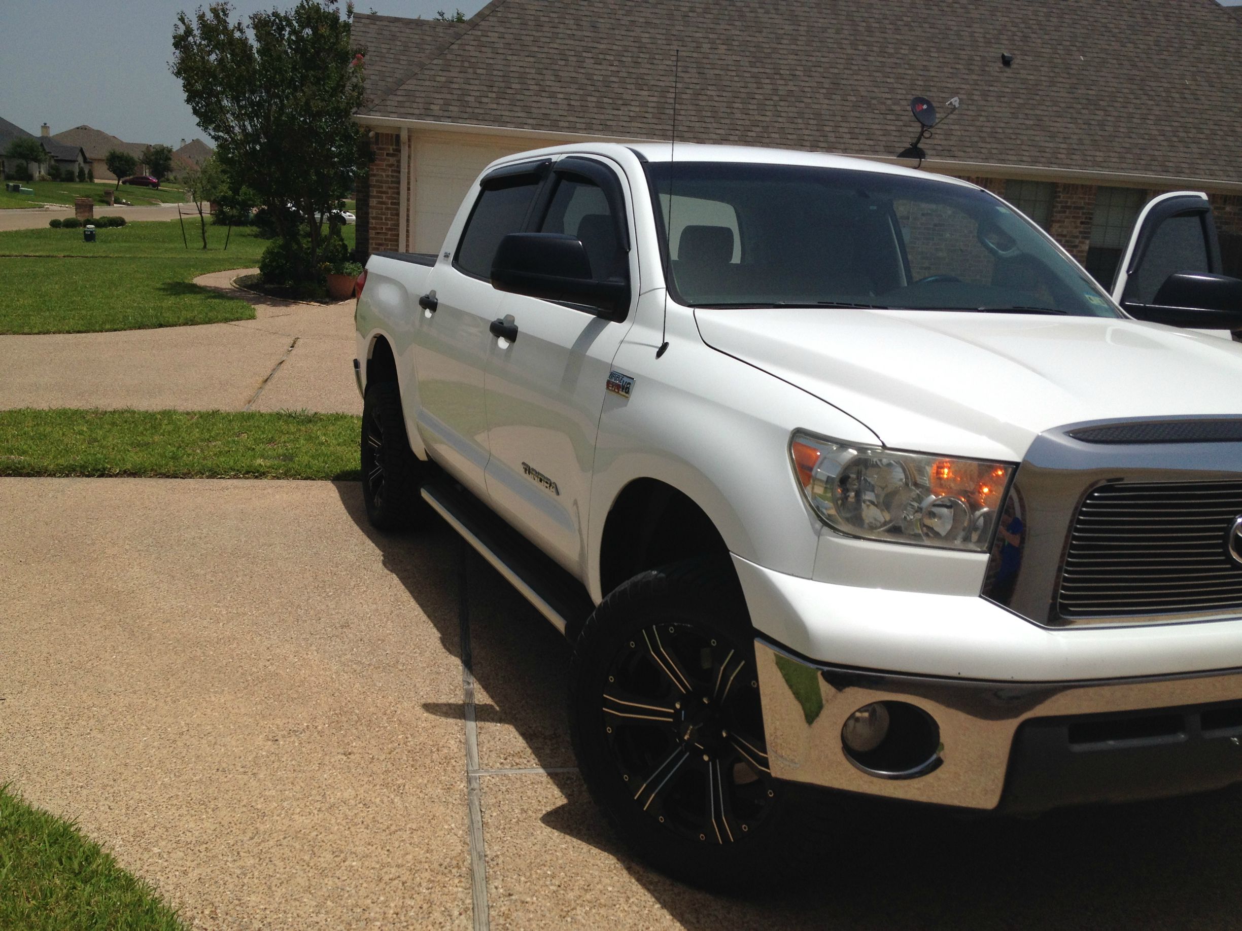 photo 2 Toyota Tundra custom wheels Ballistic Outlaws 20x, ET , tire size 305/50 R20. x ET 