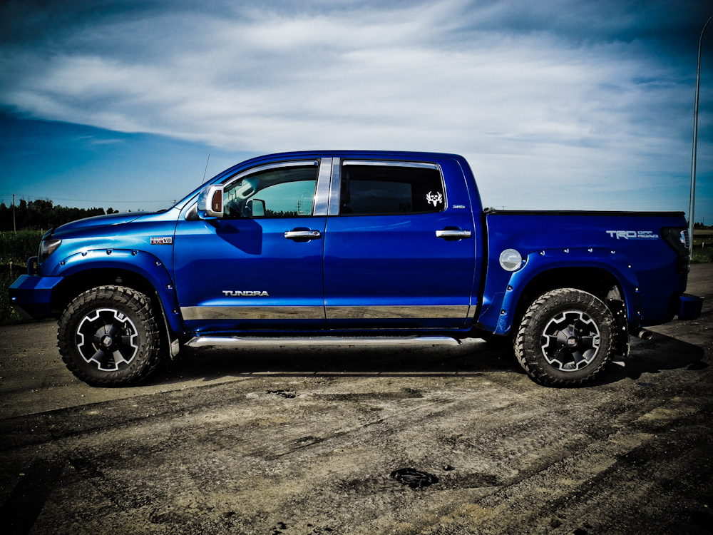 photo 2 Toyota Tundra custom wheels XD Thump 18x, ET , tire size 315/60 R18. x ET 