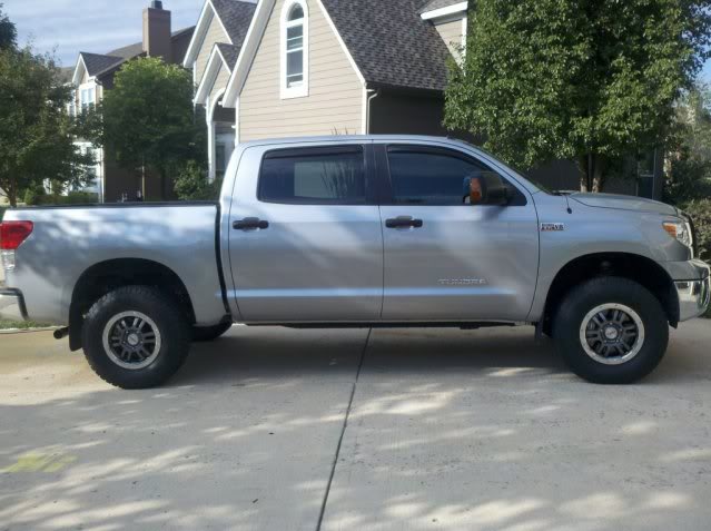 photo 1 Toyota Tundra custom wheels TRD  17x, ET , tire size 295/70 R17. x ET 