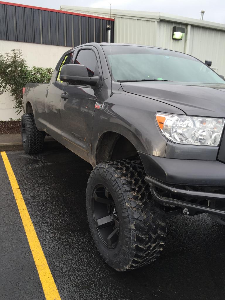 photo 2 Toyota Tundra custom wheels BS RockStar  II 20x12.0, ET -44, tire size 345/60 R20. x ET 