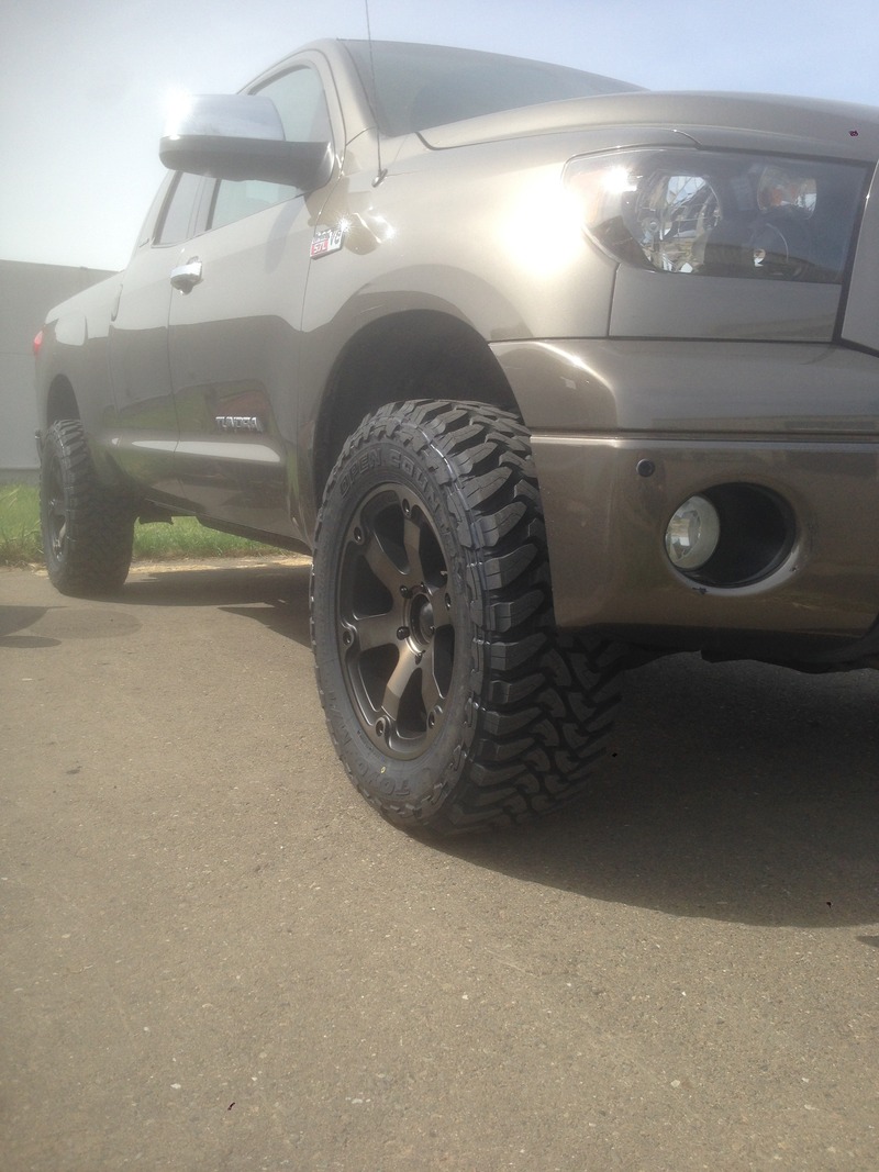 photo 3 Toyota Tundra custom wheels Fuel Beast 20x9.0, ET +20, tire size 295/60 R20. x ET