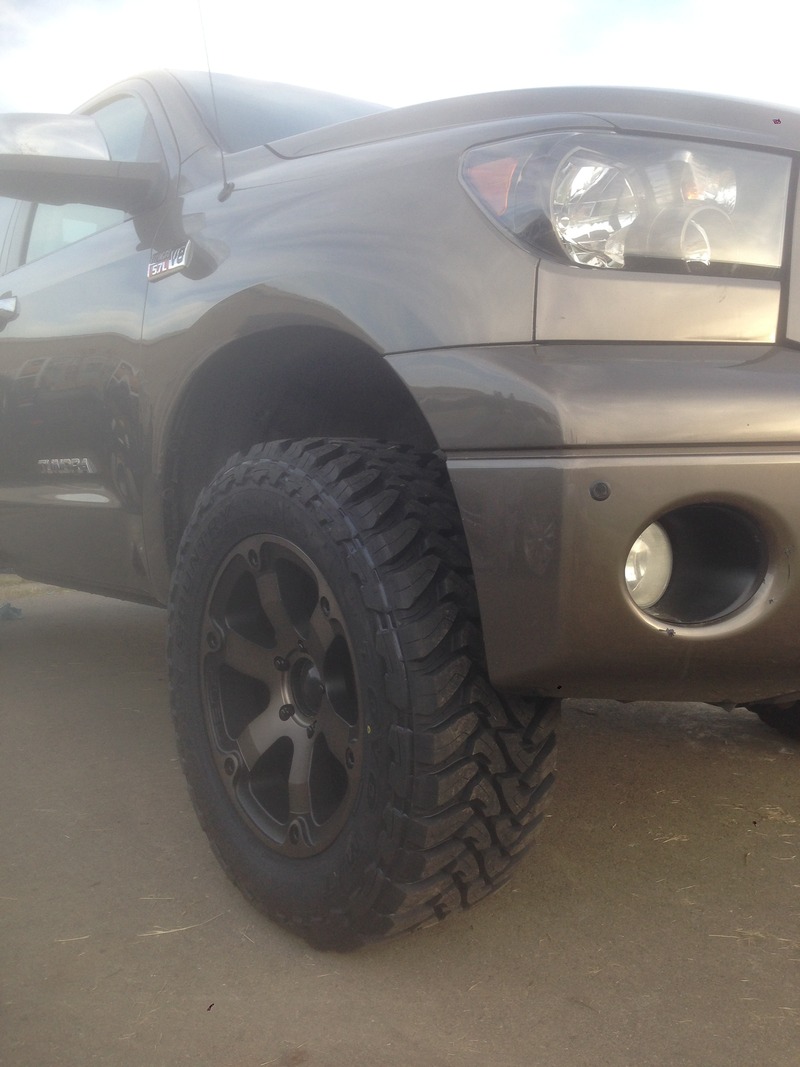 photo 4 Toyota Tundra custom wheels Fuel Beast 20x9.0, ET +20, tire size 295/60 R20. x ET