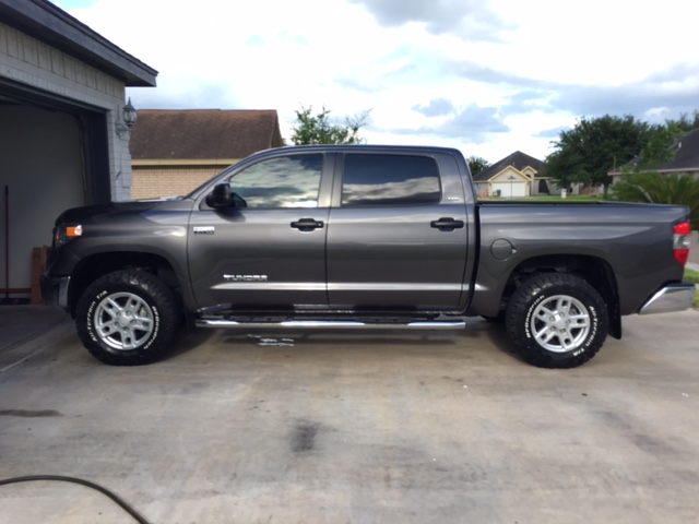 photo 2 Toyota Tundra custom wheels   18x, ET , tire size 275/70 R18. x ET 