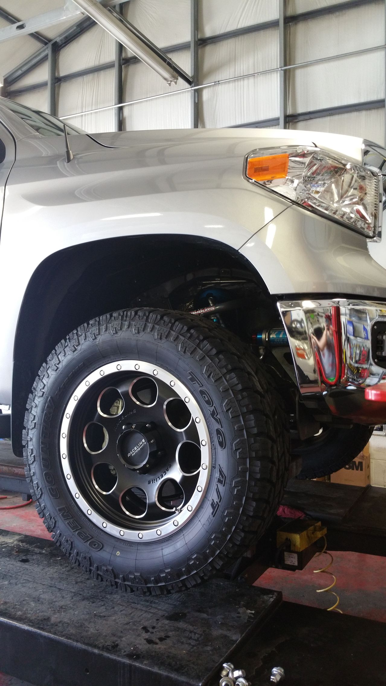 photo 2 Toyota Tundra custom wheels Raceline Havoc 20x9.0, ET +25, tire size 315/60 R20. x ET