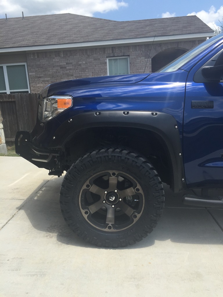 photo 1 Toyota Tundra custom wheels Fuel Beast 20x9.0, ET +1, tire size 315/60 R20. x ET 