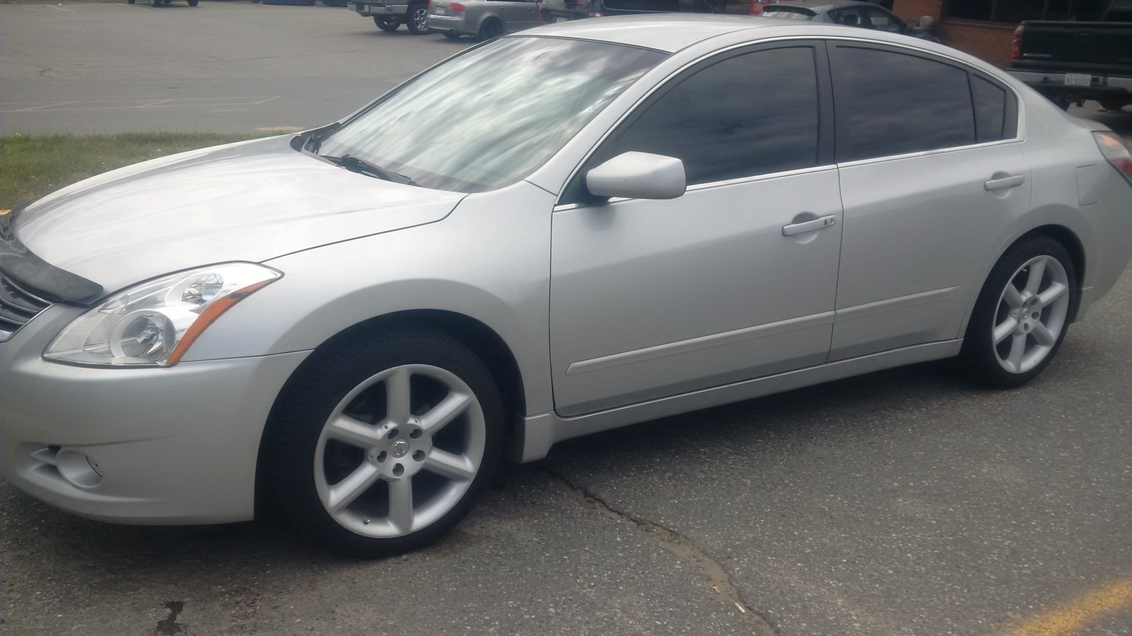 photo 2 Nissan Altima custom wheels 18x8.0, ET , tire size 225/45 R18. x ET