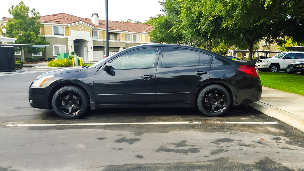 photo 2 Nissan Altima custom wheels Varrstoen  ES2 18x9.5, ET +30, tire size 245/40 R18. x ET 