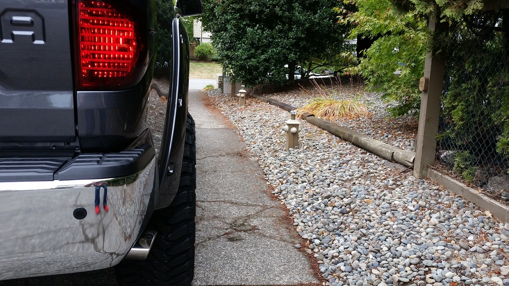 photo 2 Toyota Tundra custom wheels MotoMetal 962 20x9.0, ET 0, tire size 315/50 R20. x ET 