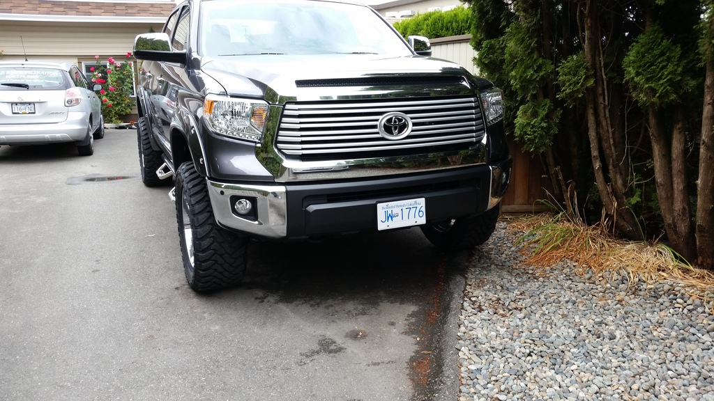photo 4 Toyota Tundra custom wheels MotoMetal 962 20x9.0, ET 0, tire size 315/50 R20. x ET 