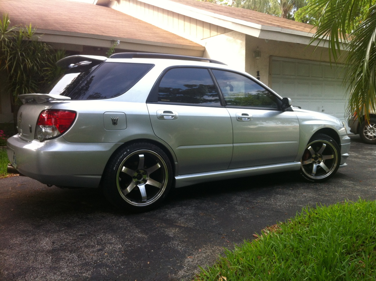 photo 3 Subaru Impreza WRX custom wheels Rota Grids 18x9.5, ET +38, tire size 235/40 R18. x ET 