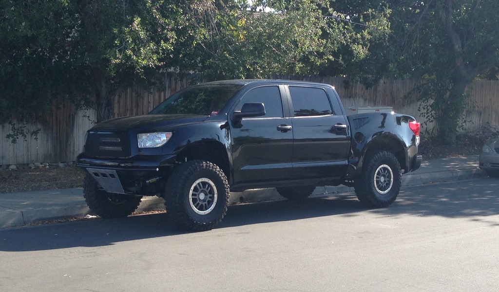 photo 1 Toyota Tundra custom wheels Rock Warrior 17x, ET , tire size 315/80 R17. x ET 