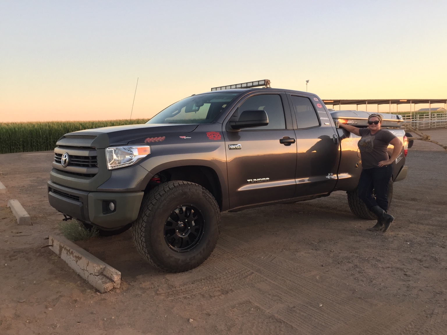 photo 4 Toyota Tundra custom wheels Level 8 Guardian 18x9.0, ET +25, tire size 345/70 R18. x ET 