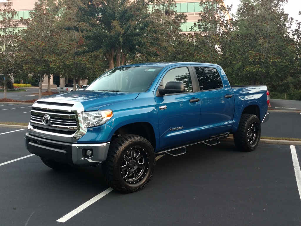 photo 1 Toyota Tundra custom wheels Pro-Comp Sledge 20x, ET , tire size 295/60 R20. x ET 