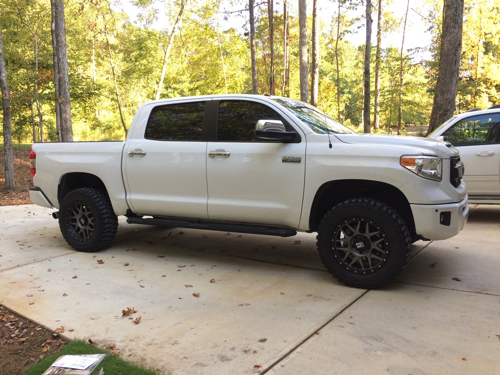 photo 5 Toyota Tundra custom wheels KMC XD 20x9.0, ET +18, tire size 295/60 R20. x ET