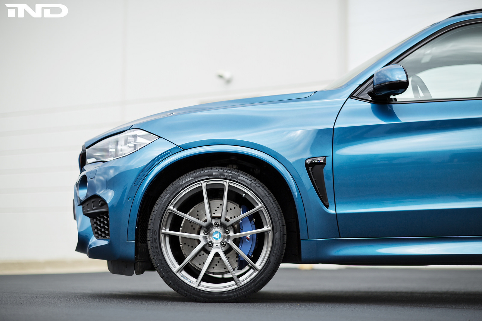 photo 1 BMW X5 M custom wheels Velos  22x, ET , tire size X R22. x ET 