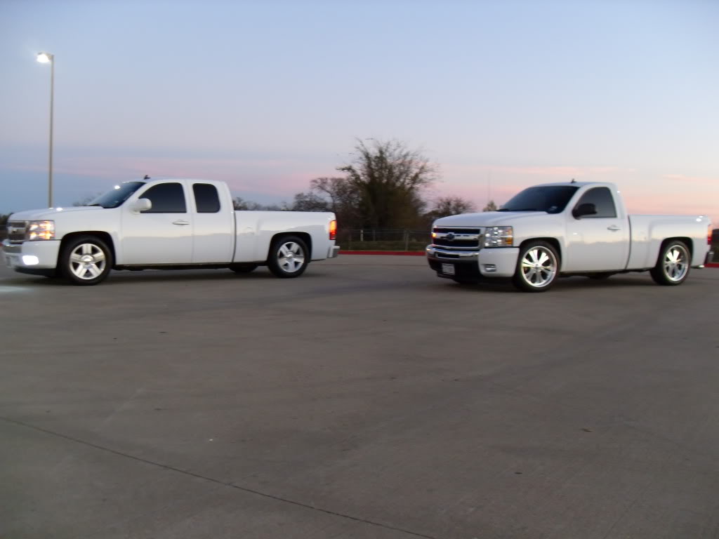 photo 2 Chevrolet Silverado 2500HD custom wheels   20x, ET , tire size 285/50 R20. x ET 