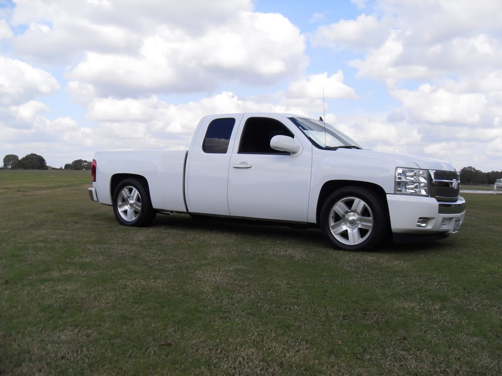 photo 3 Chevrolet Silverado 2500HD custom wheels   20x, ET , tire size 285/50 R20. x ET 