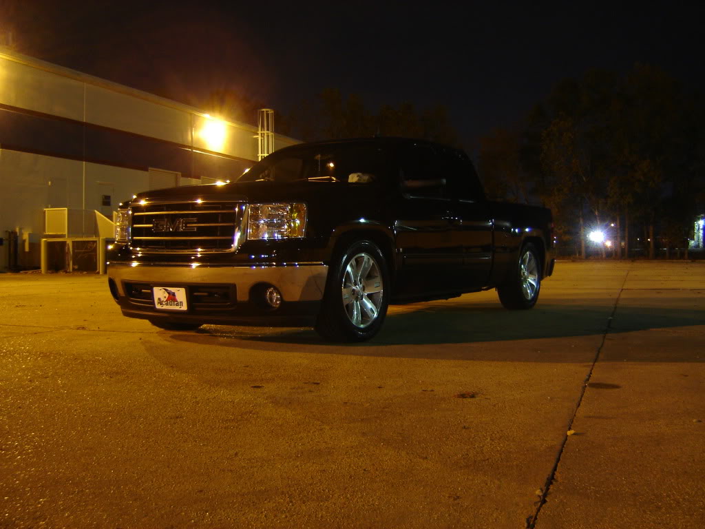 photo 1 GMC Sierra 2500HD custom wheels 20x, ET , tire size 275/55 R20. x ET