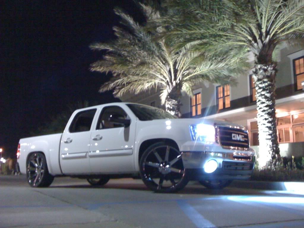 photo 1 GMC Sierra 2500HD custom wheels 26x, ET , tire size 295/30 R26. x ET