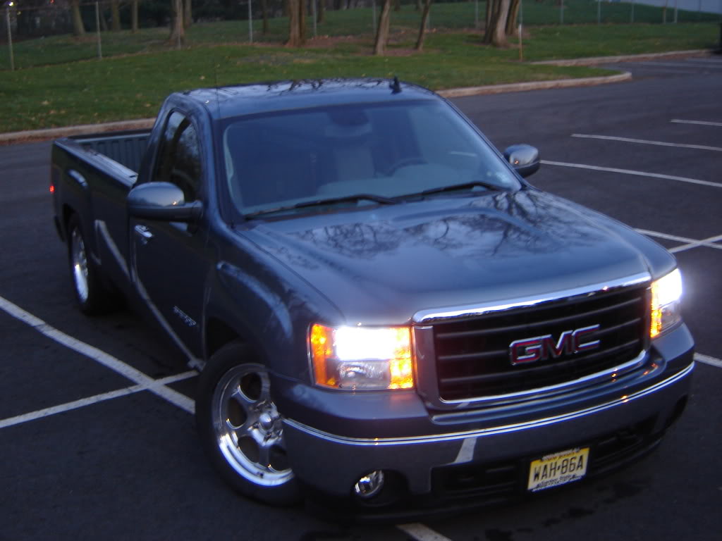 photo 2 GMC Sierra 2500HD custom wheels 20x, ET , tire size 265/50 R20. x ET