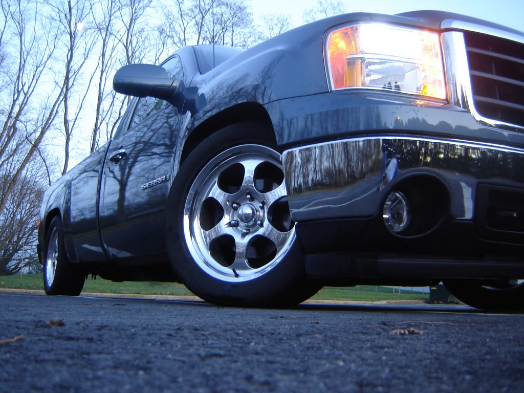 photo 1 GMC Sierra 2500HD custom wheels 20x, ET , tire size 265/50 R20. x ET