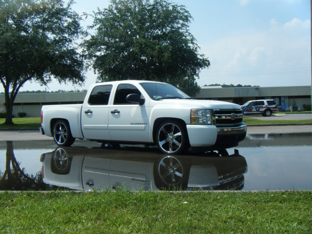photo 1 Chevrolet Silverado 3500HD custom wheels   22x, ET , tire size 265/35 R22. x ET 