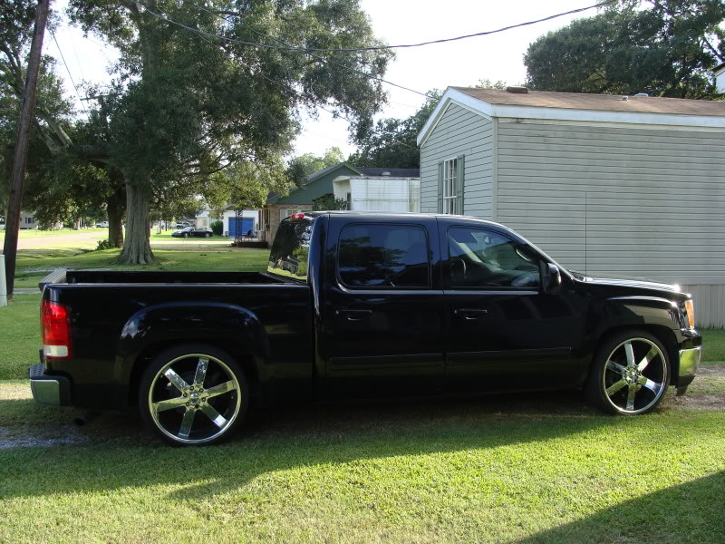 photo 2 Chevrolet Silverado 2500HD custom wheels U2  24x, ET , tire size 275/30 R24. x ET 