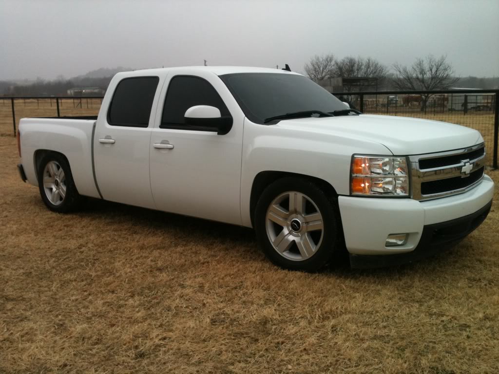 photo 1 Chevrolet Silverado 3500HD custom wheels   20x, ET , tire size 285/50 R20. x ET 