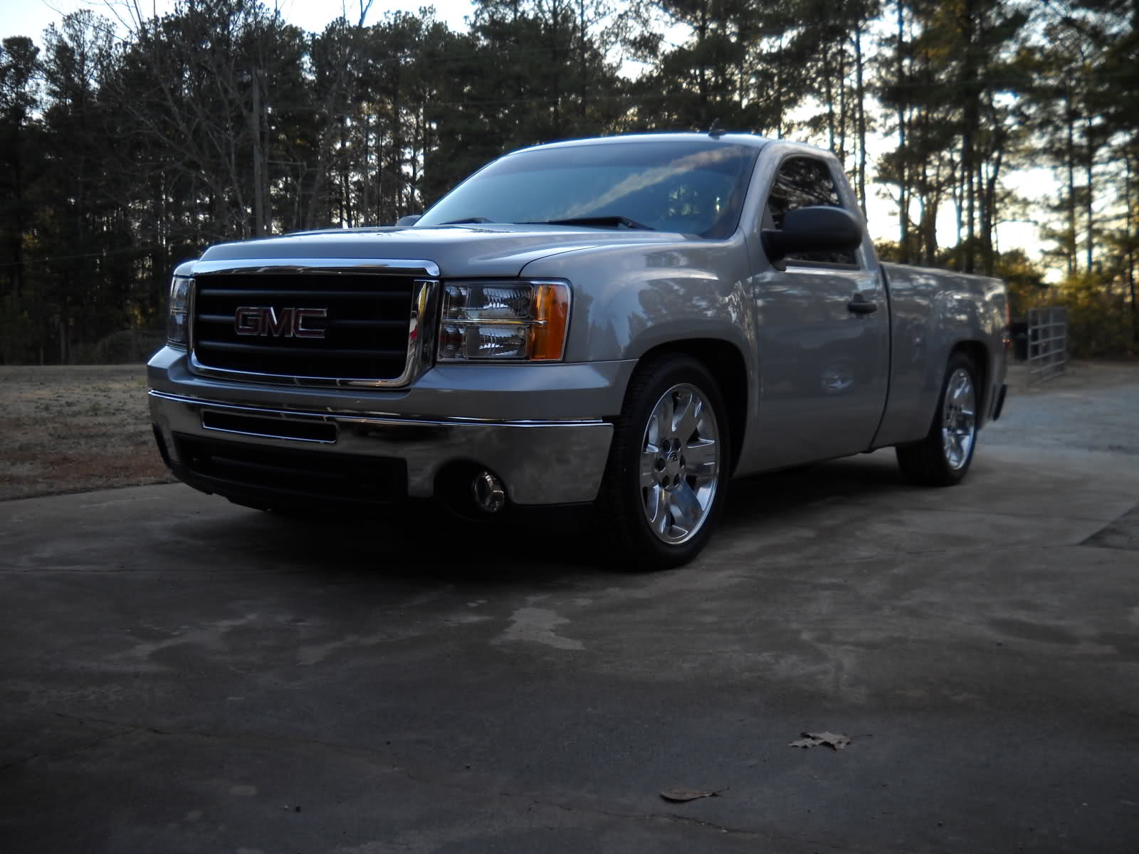 photo 2 GMC Sierra 1500HD Classic custom wheels 20x, ET , tire size X R20. x ET