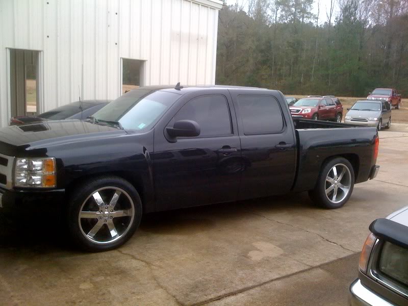 photo 1 Chevrolet Silverado 2500HD custom wheels   22x, ET , tire size 275/45 R22. x ET 