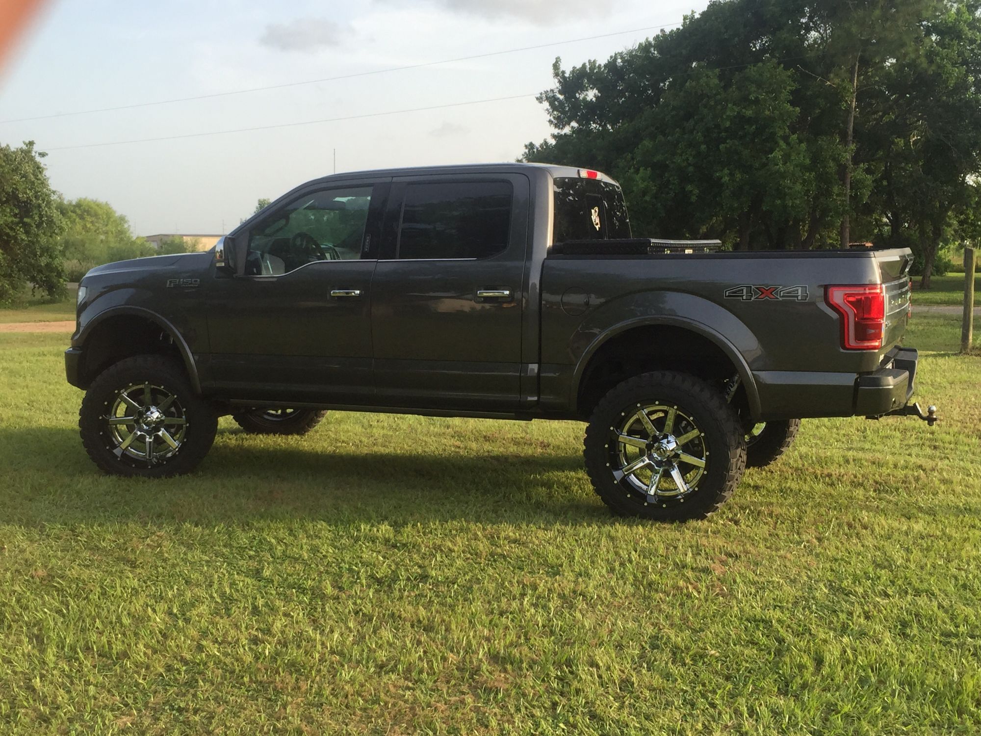 photo 3 Ford F-150 custom wheels Fuel Maverick 22x12.0, ET -44, tire size 315/50 R22. x ET 