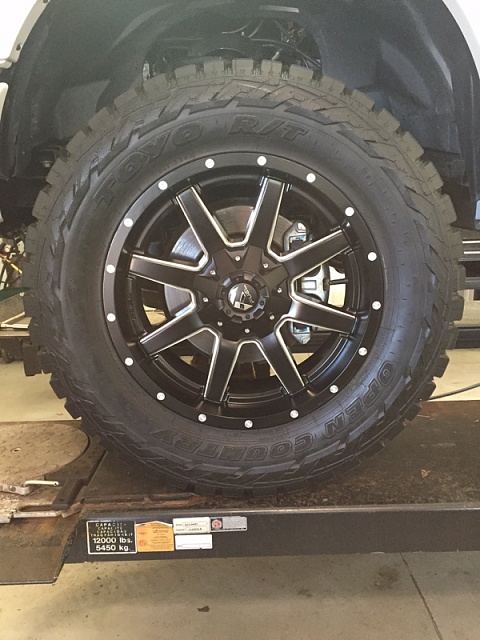 photo 1 Ford F-150 custom wheels Fuel Maverick 20x9.0, ET +1, tire size 315/65 R20. x ET