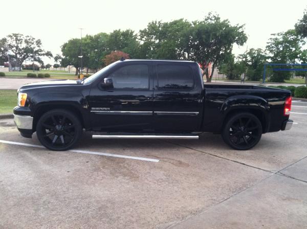photo 2 GMC Sierra 2500HD custom wheels 24x, ET , tire size 295/35 R24. x ET