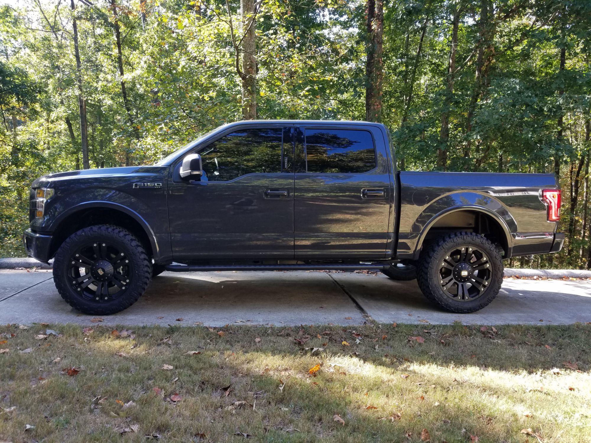 photo 1 Ford F-150 custom wheels XD Monster 22x9.5, ET +18, tire size 315/50 R22. x ET 