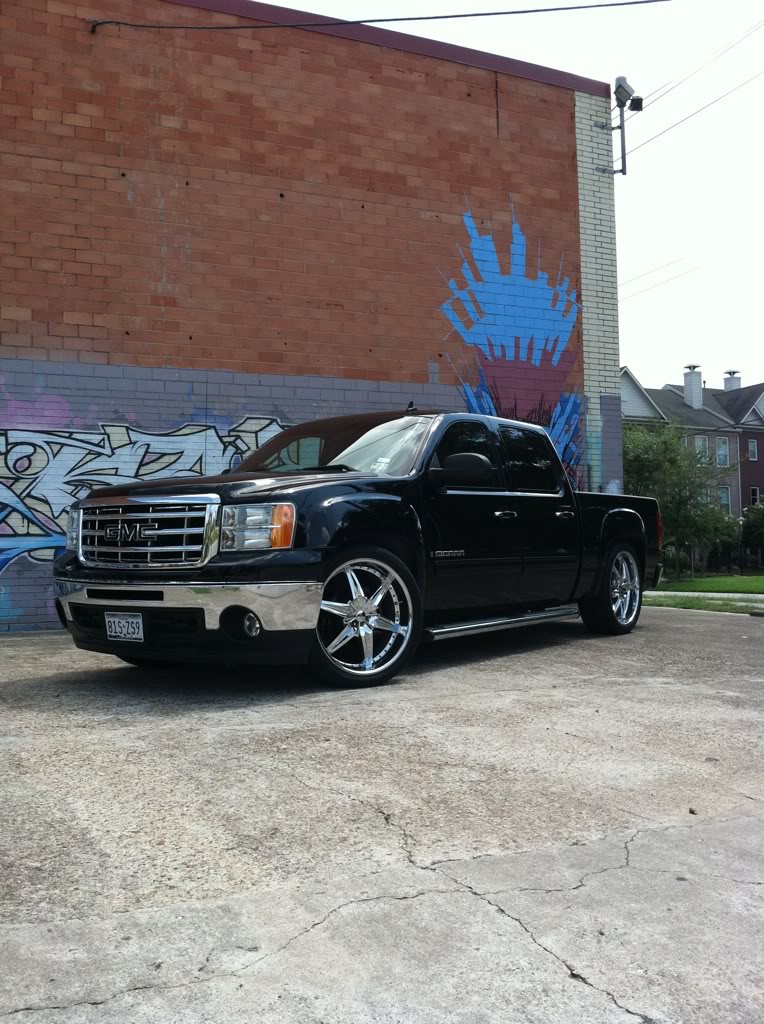 photo 1 GMC Sierra 2500HD custom wheels 24x, ET , tire size 305/ R24. x ET