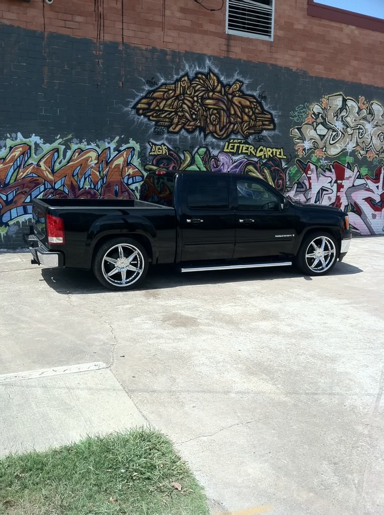 photo 2 GMC Sierra 2500HD custom wheels 24x, ET , tire size 305/ R24. x ET
