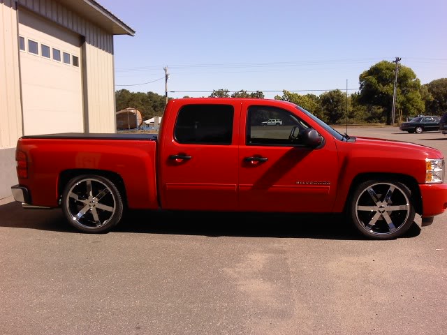 photo 2 Chevrolet Silverado 2500HD custom wheels   24x, ET +35, tire size 295/35 R24. x ET 