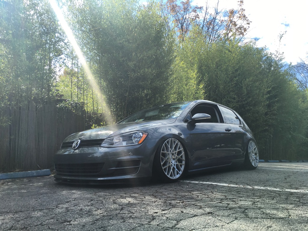 photo 1 Volkswagen GTI custom wheels Rotiform blq  18x8.5, ET +45, tire size 215/35 R18. x ET 