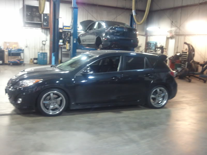 photo 3 Mazda Mazda3 custom wheels Gram light 57pro 18x8.0, ET +40, tire size 235/40 R18. x ET 