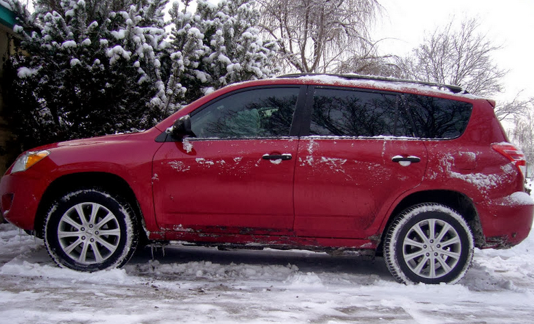 photo 2 Toyota RAV4 custom wheels Momo  Winter II 17x, ET , tire size 225/65 R17. x ET 