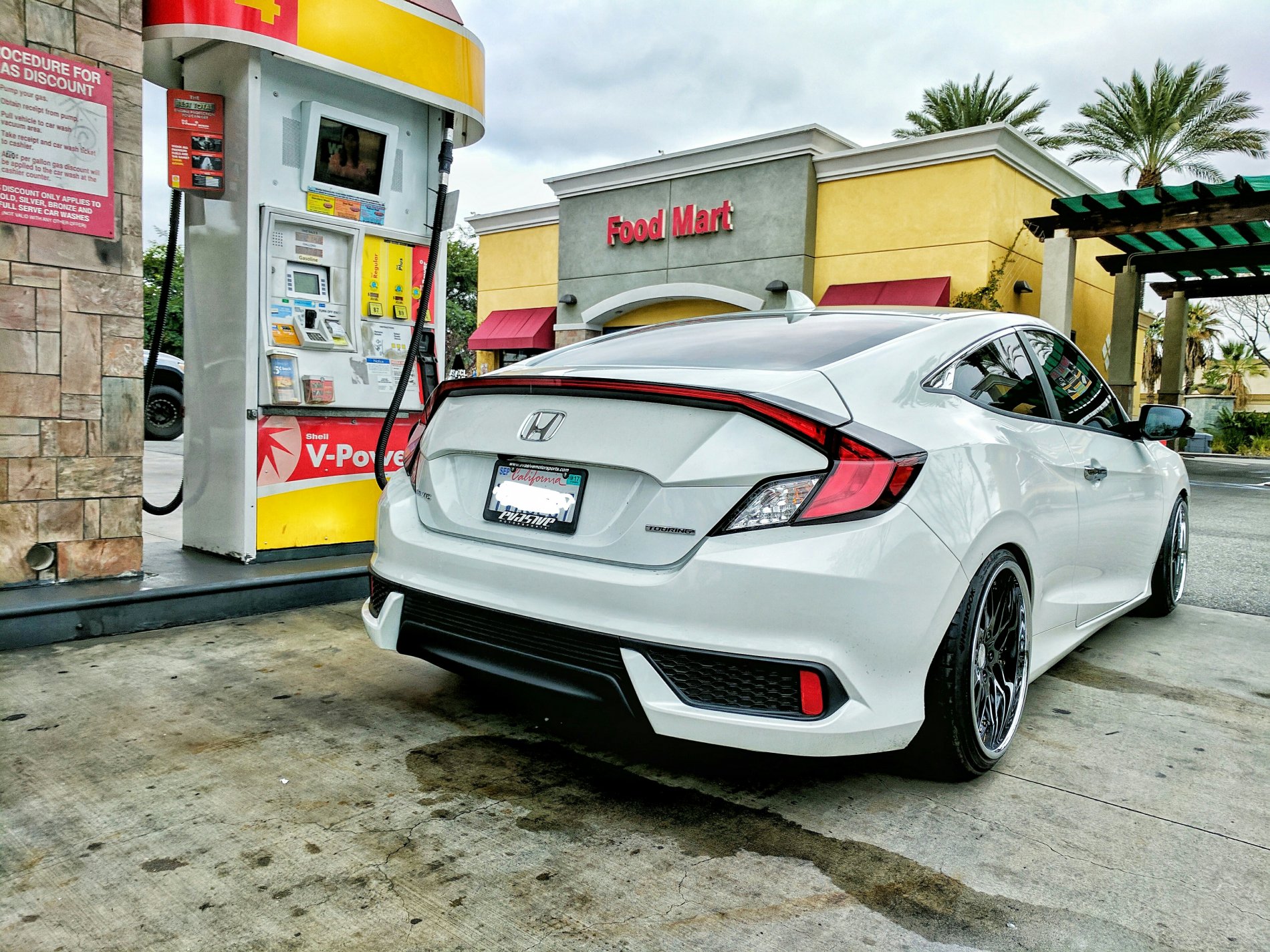 photo 2 Honda Civic custom wheels Leon  Hardiritt 18x9.5, ET +30, tire size 215/40 R18. x ET 
