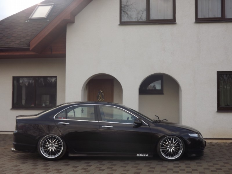 photo 2 Acura TSX custom wheels Barracuda Voltec T6 19x8.5, ET +18, tire size 215/35 R19. 19x10.0 ET+23 235/35 R19
