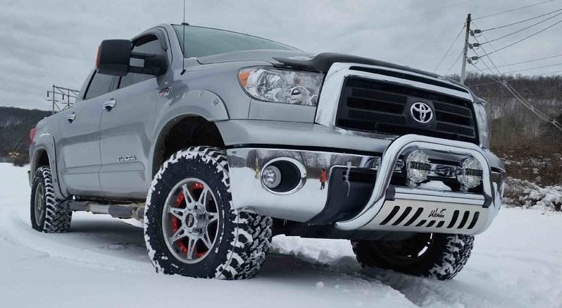 photo 1 Toyota Tundra custom wheels Moto Metal 961 18x9.0, ET +18, tire size 295/70 R18. x ET 