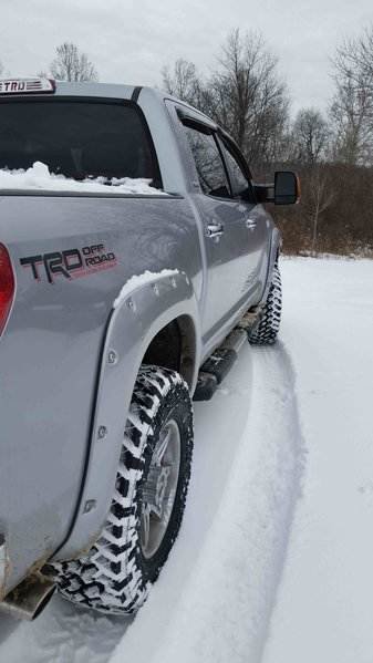 photo 2 Toyota Tundra custom wheels Moto Metal 961 18x9.0, ET +18, tire size 295/70 R18. x ET 