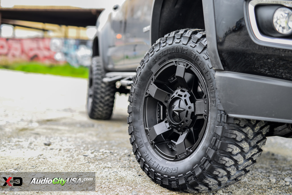photo 2 Chevrolet Colorado custom wheels Rockstar 2 811  18x9.0, ET , tire size 315/60 R18. x ET 