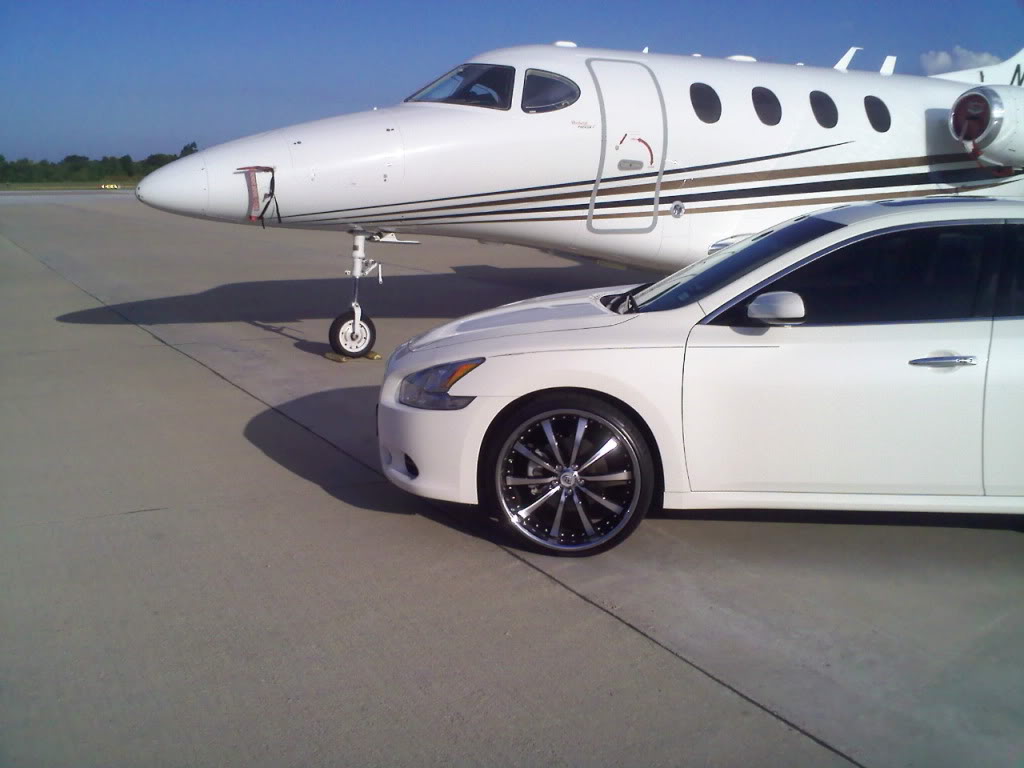 photo 1 Nissan Maxima custom wheels Lexani  22x, ET , tire size X R22. x ET 