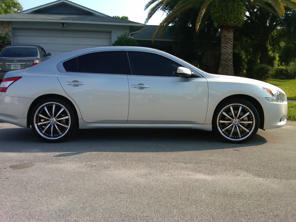 photo 2 Nissan Maxima custom wheels Lexani LSS-10 20x8.5, ET , tire size 245/35 R20. x ET 