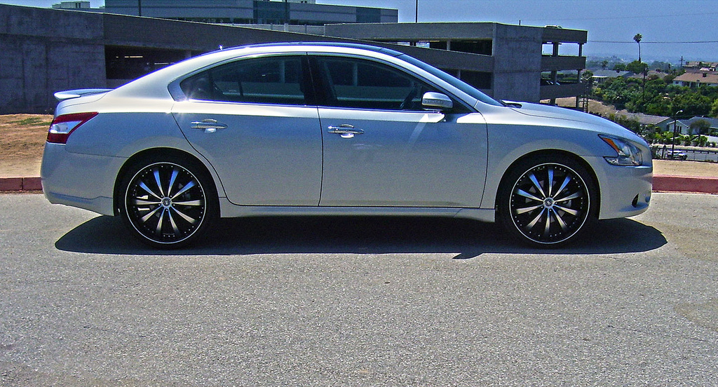 photo 2 Nissan Maxima custom wheels Versante 219 22x8.5, ET +35, tire size 245/30 R22. x ET 