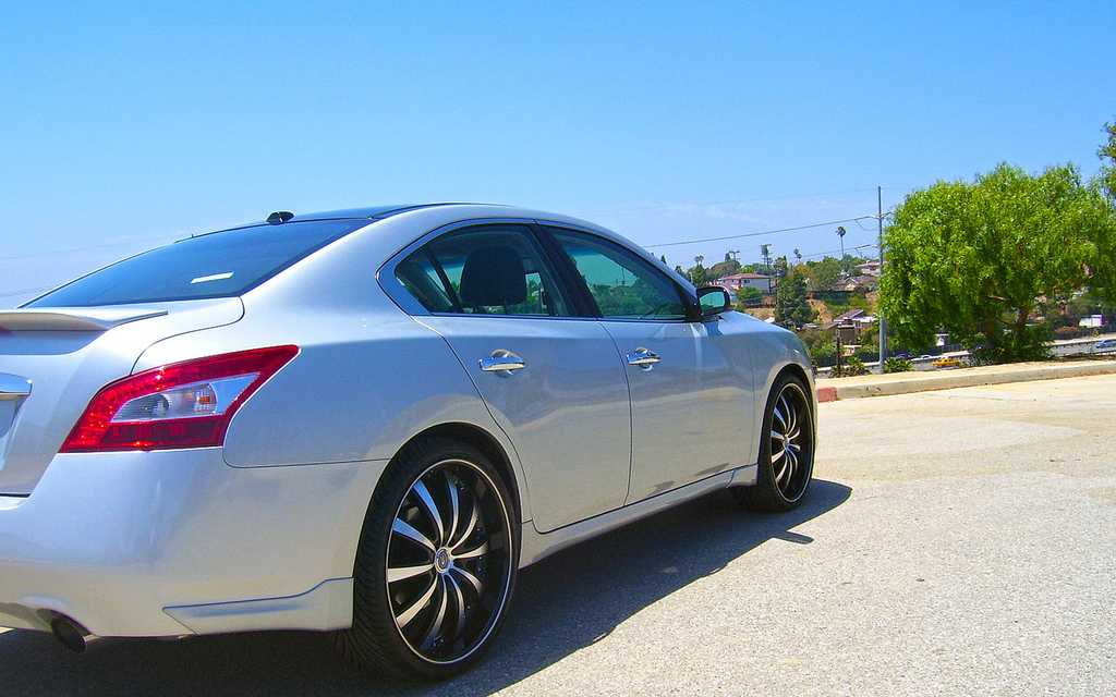 photo 1 Nissan Maxima custom wheels Versante 219 22x8.5, ET +35, tire size 245/30 R22. x ET 